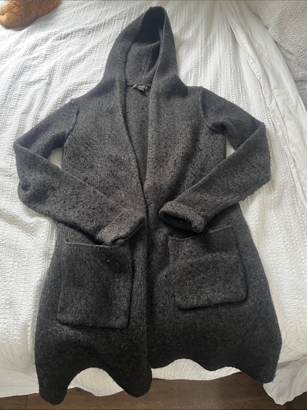 Tahari Gray Hooded Witchy Cape with Front Pockets~ 28% wool